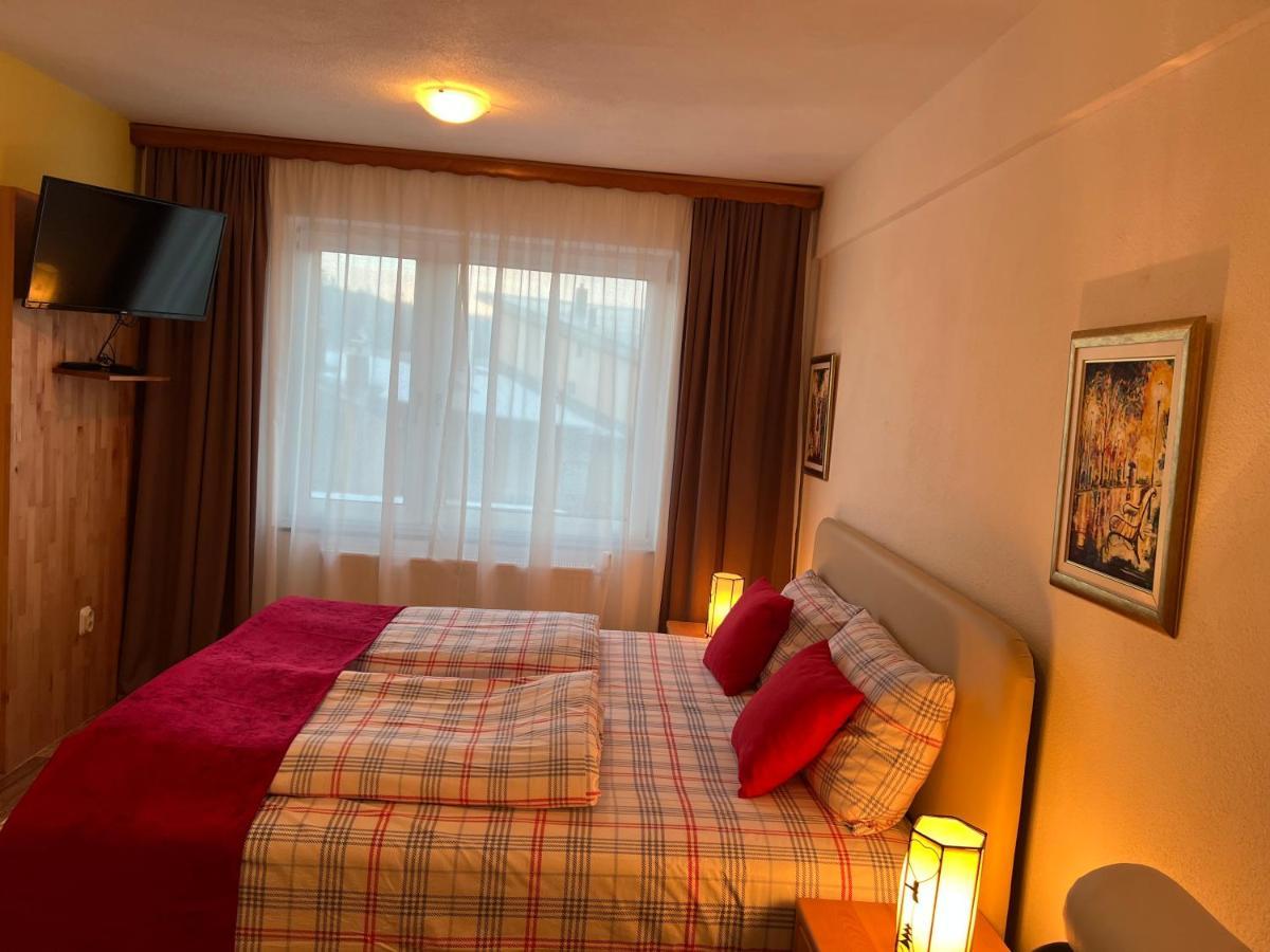 Hotel Central Власич Экстерьер фото